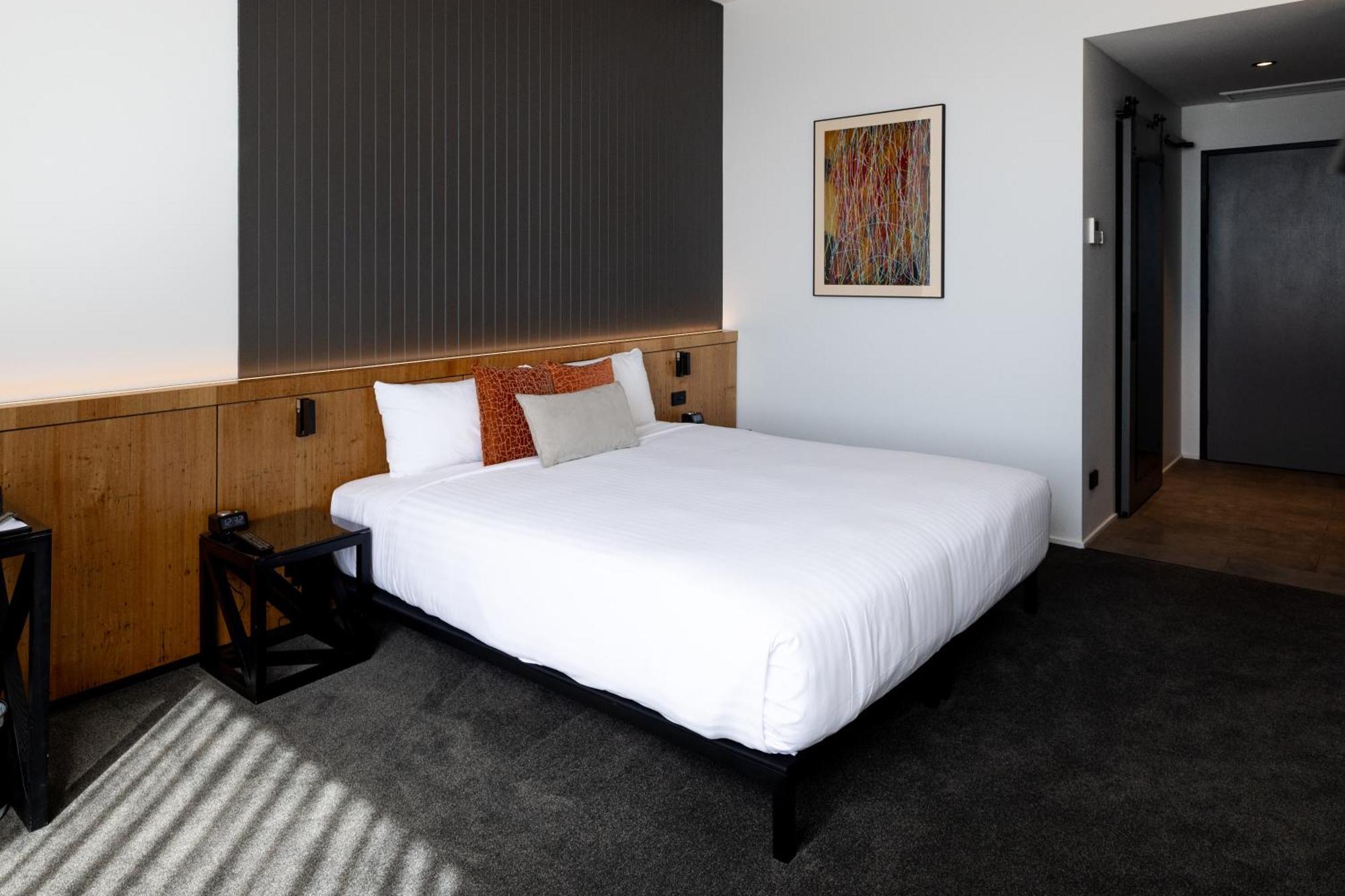 Hotel Verge ลอนเชสตัน ภายนอก รูปภาพ